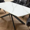Ausziehbarer Esstisch COSMOS 160-240cm weiß Keramik schwarzes Metallgestell