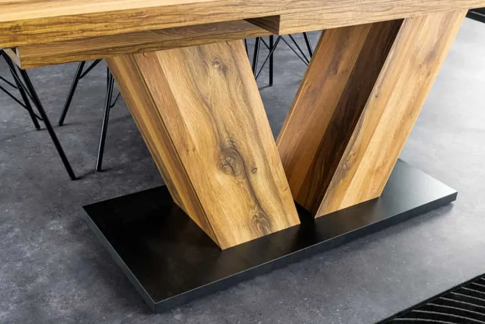 Ausziehbarer Esstisch MONTREAL 180-280cm natur Plankeneiche Holz-Design V-Gestell
