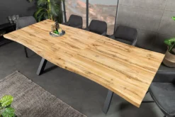 Ausziehbarer Esstisch WILD 160-200cm braun Wildeichen-Design schwarz Baumkante