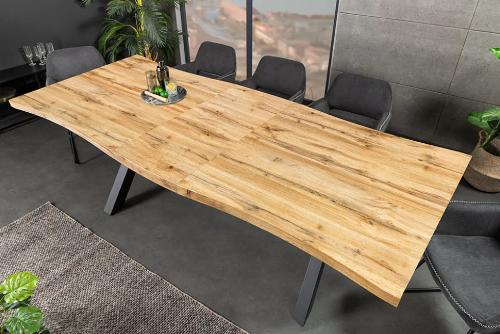 Ausziehbarer Esstisch WILD 160-200cm braun Wildeichen-Design schwarz Baumkante