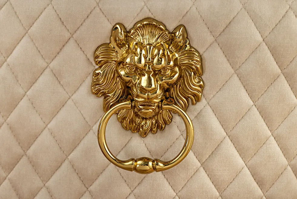 Barock Stuhl CASTLE DELUXE beige Samt gold Edelstahl mit Löwenkopf Ziernieten