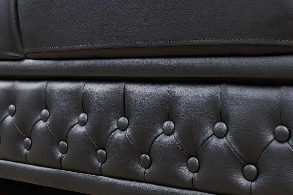 Chesterfield 3-Sitzer Sofa 205cm schwarz Nietenbesatz Federkern