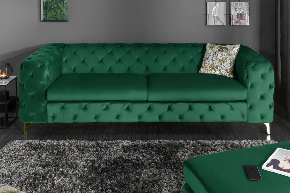 Chesterfield 3-Sitzer Sofa MODERN BAROCK 235cm smaragdgrün Samt Federkern gold Metallfüße