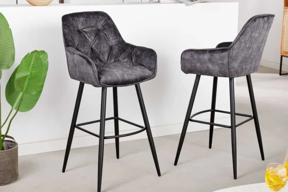 Design Barhocker MILANO grau Samt Barstuhl mit Lehne Metall schwarz Chesterfield-Steppung