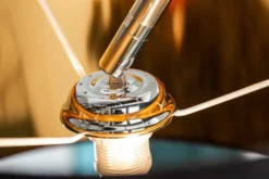 Design Bogenlampe FORMA 215cm schwarz gold Stehlampe mit Marmorfuß