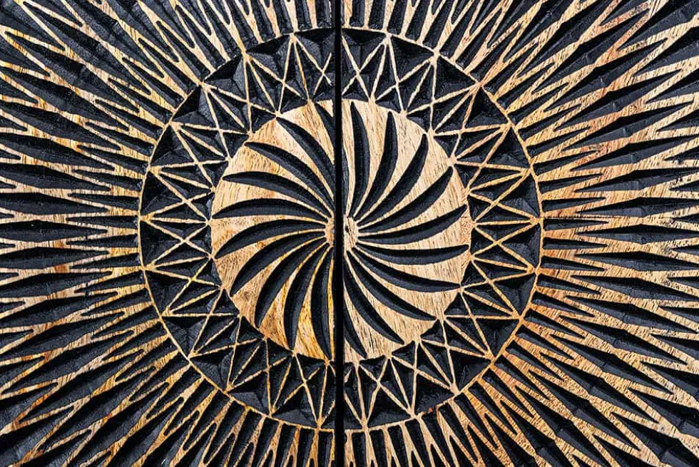 Design Highboard ILLUSION 120cm schwarz Mangoholz Massivholz mit 3D Schnitzereien gold Eisen Metallgestell