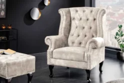 Design Ohrensessel CHESTERFIELD 105cm champagner beige Samt silber Ziernieten