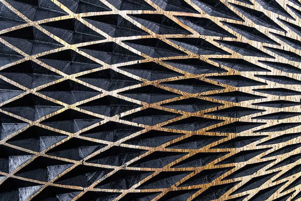 Design Sideboard ILLUSION 180cm schwarz Mangoholz Massivholz mit 3D Schnitzereien gold Eisen Metallgestell