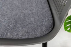 Design Stuhl AIRE grau Kunststoff Stahlgestell Indoor Outdoor inkl. Kissen