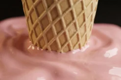 Einzigartiger Bartisch ICE CREAM 105cm beige rosa runde Tischplatte Glas handmade