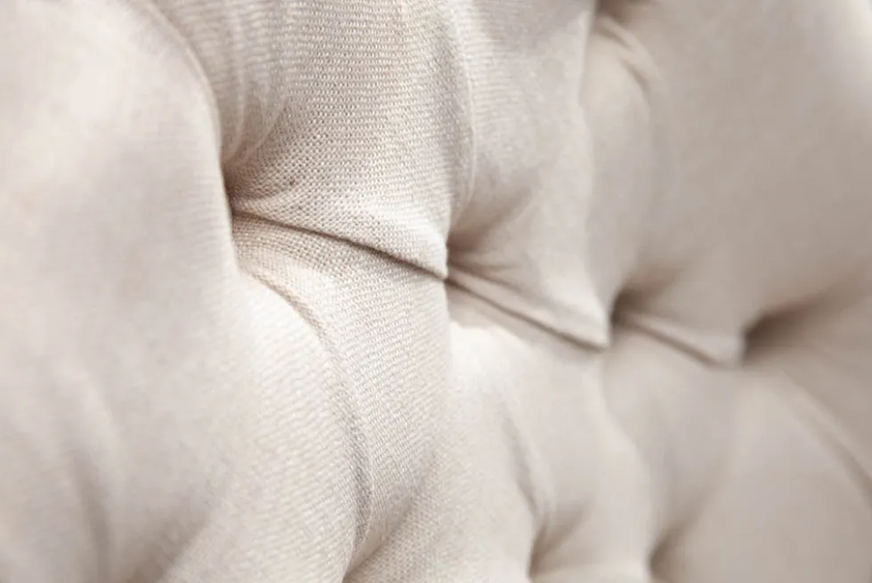 Eleganter Stuhl CASTLE beige Leinenstoff Landhausstil mit Komfortgriff