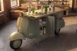 Extravaganter Barschrank SCOOTER 250cm salbei Retro-Konsole Motorroller mit Mangoholz Upcycling