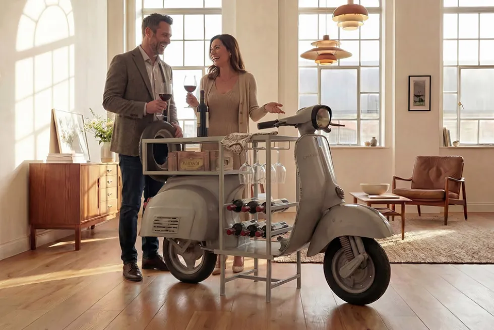 Extravaganter Bartisch SCOOTER 180cm salbei Retro-Konsole Motorroller Mangoholz Upcycling
