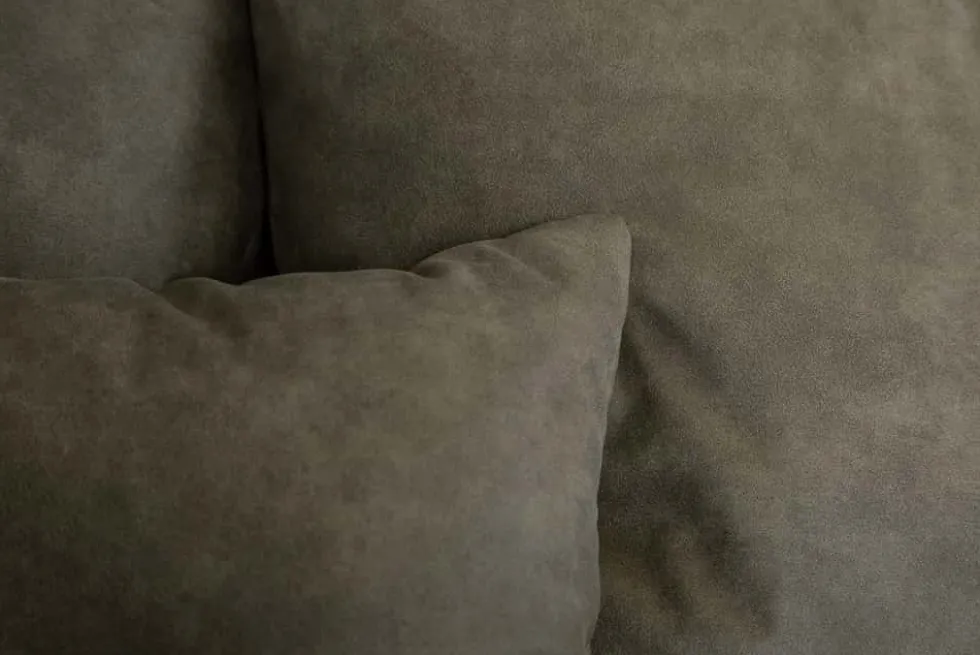 Extravaganter Hocker ELEGANCIA 110cm taupe mit Ziersteppung