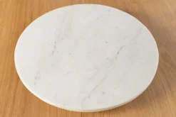 Handgefertigter Drehteller SERVANT 50cm weiß Marmor runde Dekoplatte
