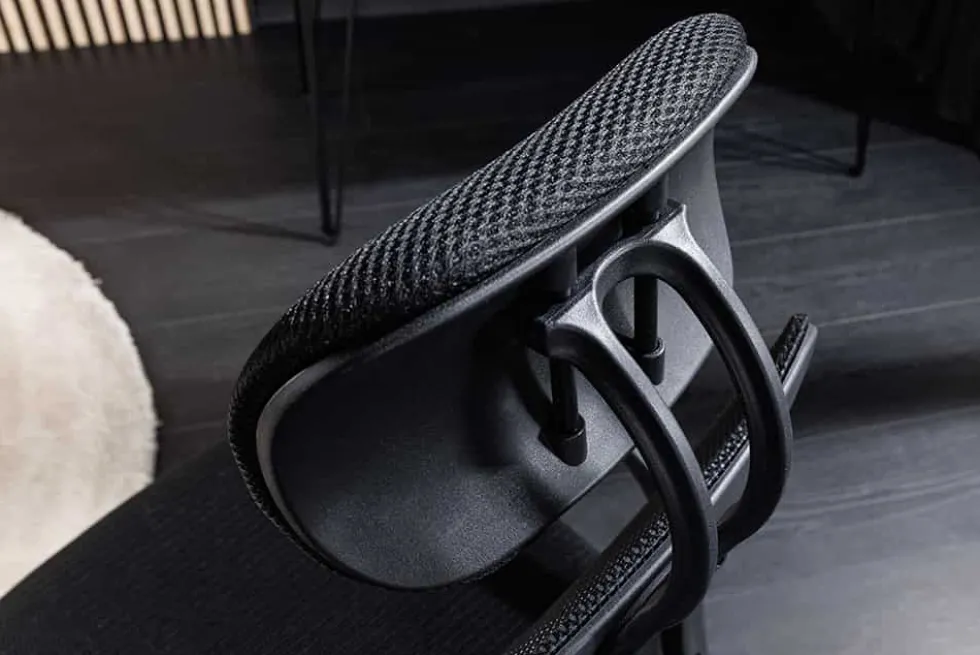 Höhenverstellbarer Bürostuhl YOGA schwarz Butterfly-Mechanik drehbar mit Armlehne