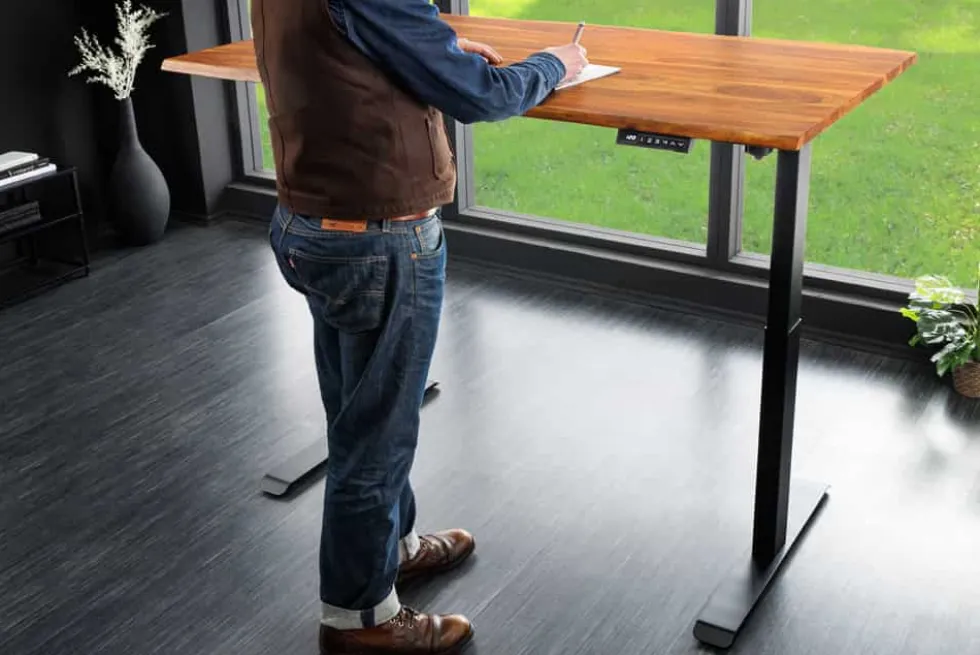 Höhenverstellbarer Schreibtisch MAMMUT 140cm braun Sheesham Massivholz stone finish