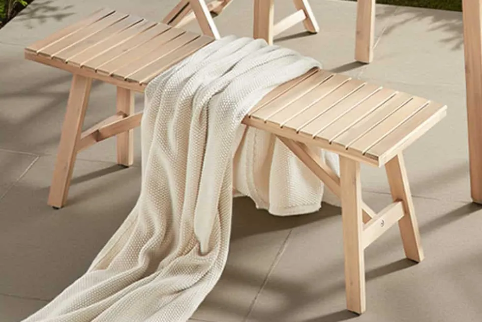 In- und Outdoor Sitzbank BALI 110cm natur hell Akazienholz wetterfest Balkonbank