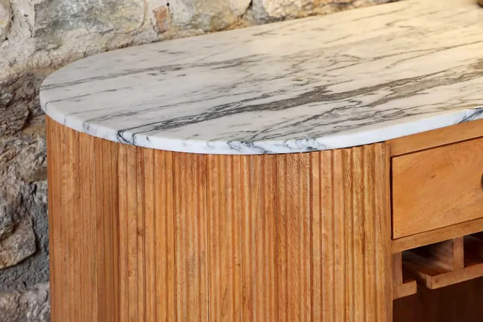 Massiver Bartisch TRES CHIC 120cm braun Mangoholz weiß Marmor mit Flaschenregal