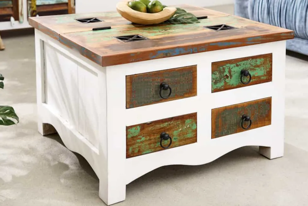 Massiver Couchtisch JAKARTA 70cm weiß bunt Holz Truhe aus recycelten Fischerbooten mit Schubladen