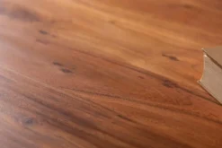 Massiver Couchtisch ORGANIC LIVING 110cm natur Akazienholz mit Baumkante