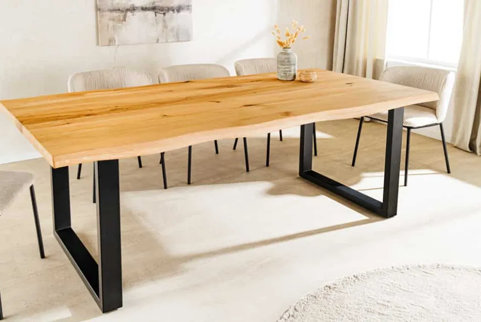 Massiver Esstisch WILD OAK 200cm natur schwarz Wildeiche Baumkante Metall U-Gestell