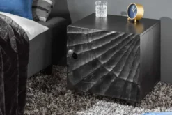 Massiver Nachttisch SCORPION 50cm schwarz Mangoholz Beistelltisch mit 3D Schnitzereien
