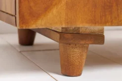 Massiver Nachttisch SCORPION 50cm braun Mangoholz Beistelltisch mit 3D Schnitzereien