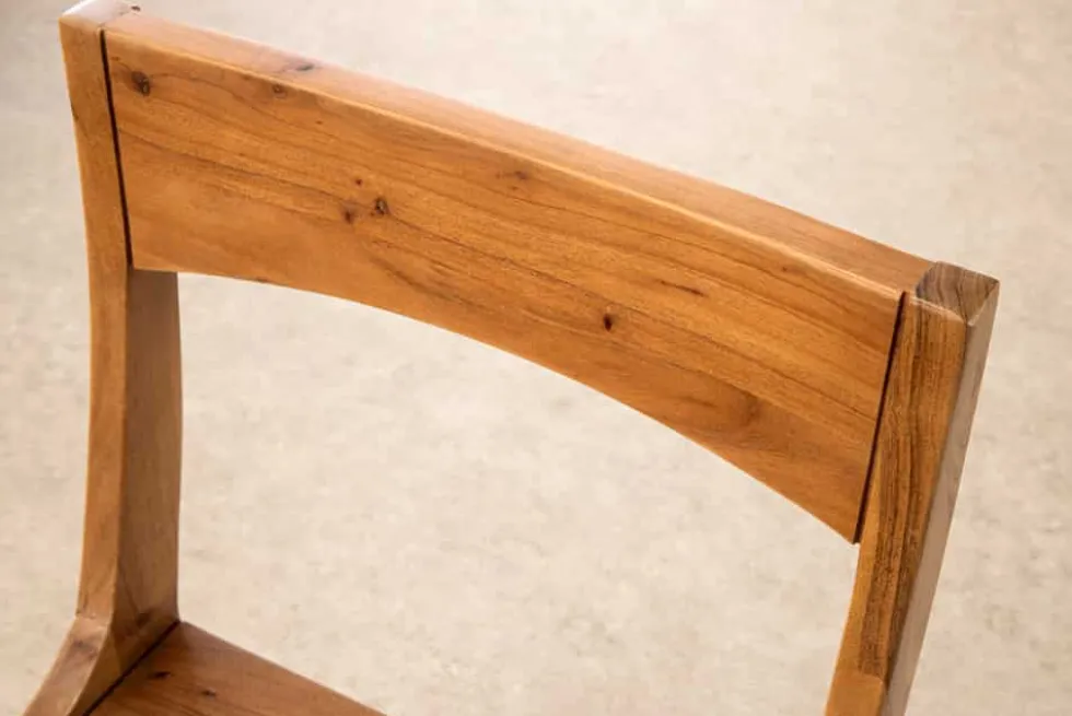 Massiver Stuhl ORGANIC braun Akazienholz honey finish handmade