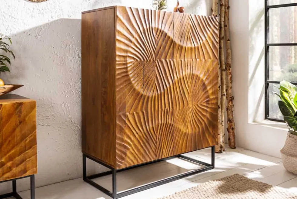 Massives Highboard SCORPION 120cm braun Mangoholz aufwendige 3D Schnitzereien
