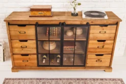 Massives Sideboard HERITAGE 150cm natur Pinienholz Industrial-Türen Metall Vitrine