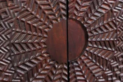 Massives Sideboard MANDALA 160cm Mangoholz schwarz mit 3D Schnitzereien goldene Füße