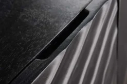 Massives TV-Lowboard SCORPION 200cm schwarz hängend Mangoholz 3D-Design