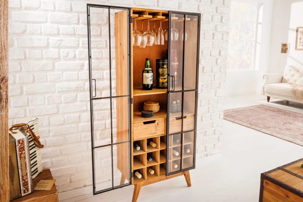 Massive Vitrine SEVEN SEAS 150cm natur Pinie Industrial-Türen Metall Barschrank