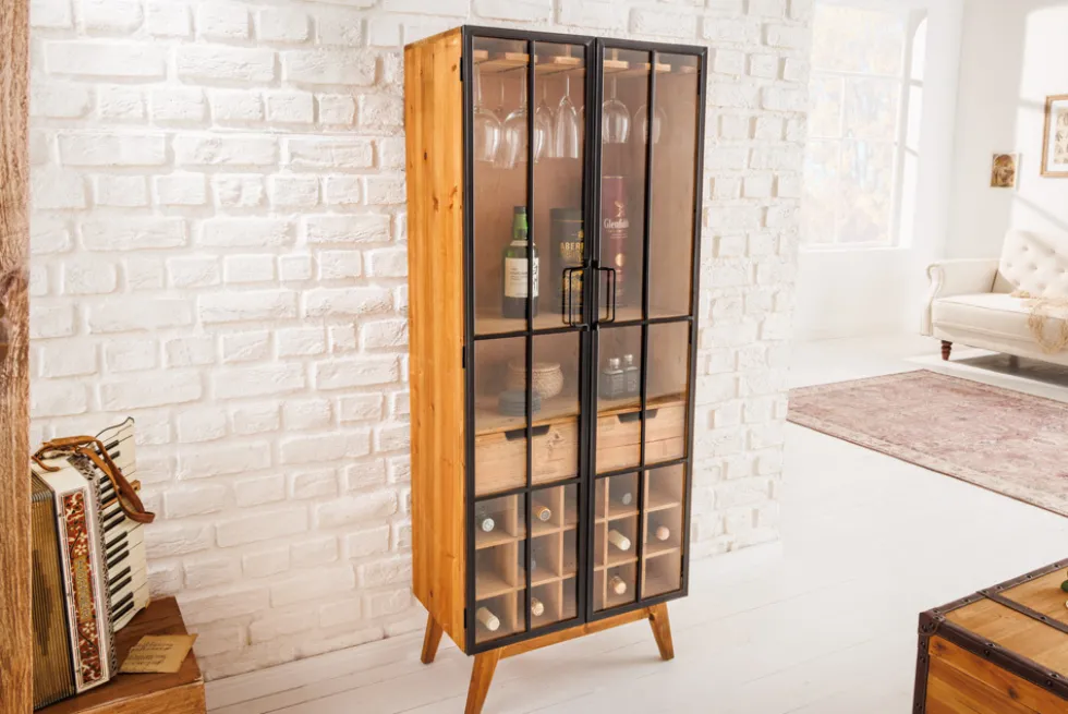 Massive Vitrine SEVEN SEAS 150cm natur Pinie Industrial-Türen Metall Barschrank