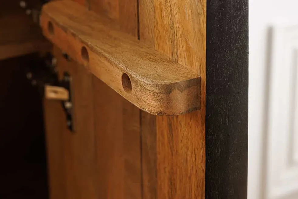 Massivholz Highboard VOODOO 120cm braun weiß schwarz Mangoholz mit 3D Schnitzereien oval Metallgestell