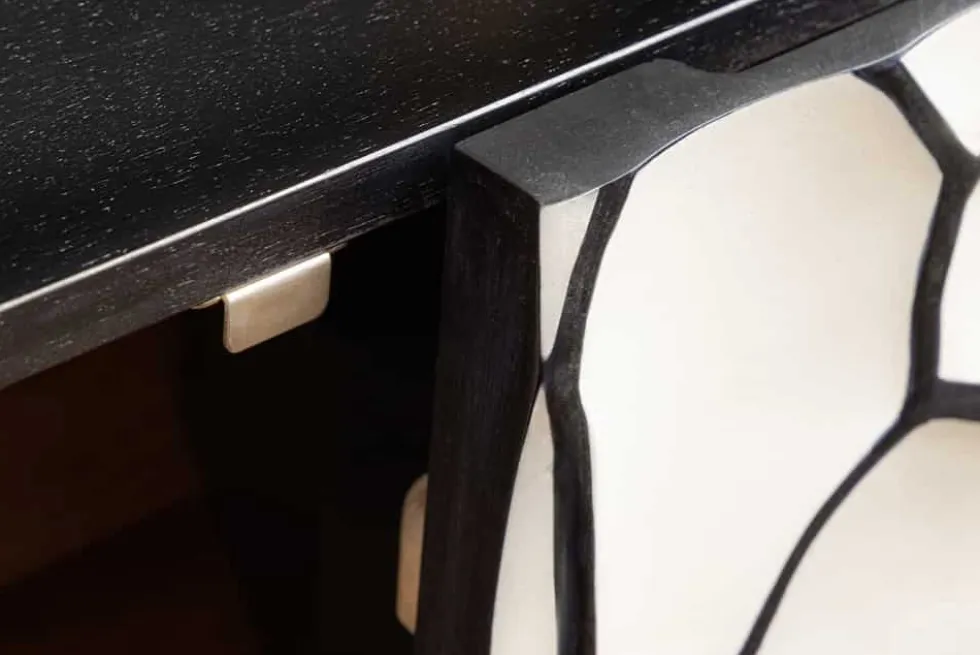 Massivholz Sideboard VULCANO 180cm weiß schwarz Mangoholz mit 3D Schnitzereien handmade Metallgestell gold