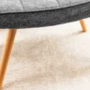 Moderner Hocker SCANDINAVIA grau Strukturstoff Massivholz-Beine Fußhocker