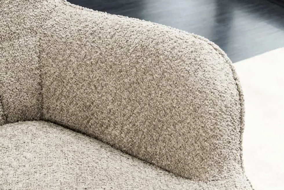 Moderner Sessel SCANDINAVIA champagner greige Bouclé mit Armlehnen