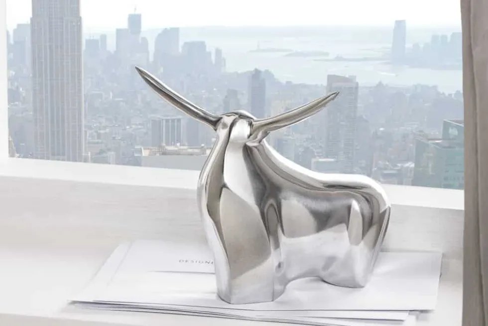 Moderne Skulptur BIG BULL silber Aluminium Dekoration Stierfigur Briefbeschwerer