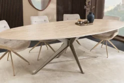 Ovaler Esstisch SCULPTURE 220cm natur Travertin Keramik champagner greige Metall