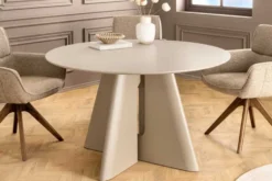 Runder Esstisch ORGANIKO 120cm cement greige mit skulpturalem Säulengestell
