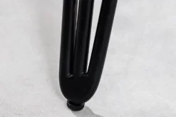 Runder Esstisch SCORPION 80cm grau Mangoholz massiv schwarze Metallbeine Hairpin Legs