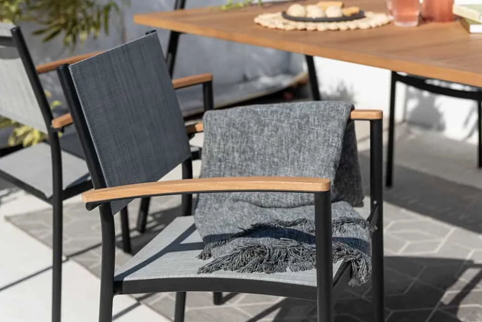 Stapelbarer Gartenstuhl RIO anthrazit grau natur Aluminium Massivholz wetterfest