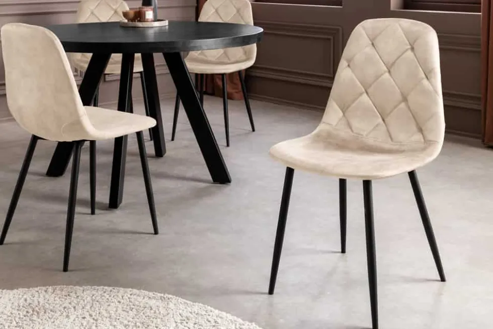 Stilvoller Stuhl GLAMM champagner beige Samt mit Rauten-Steppung schwarz Metall